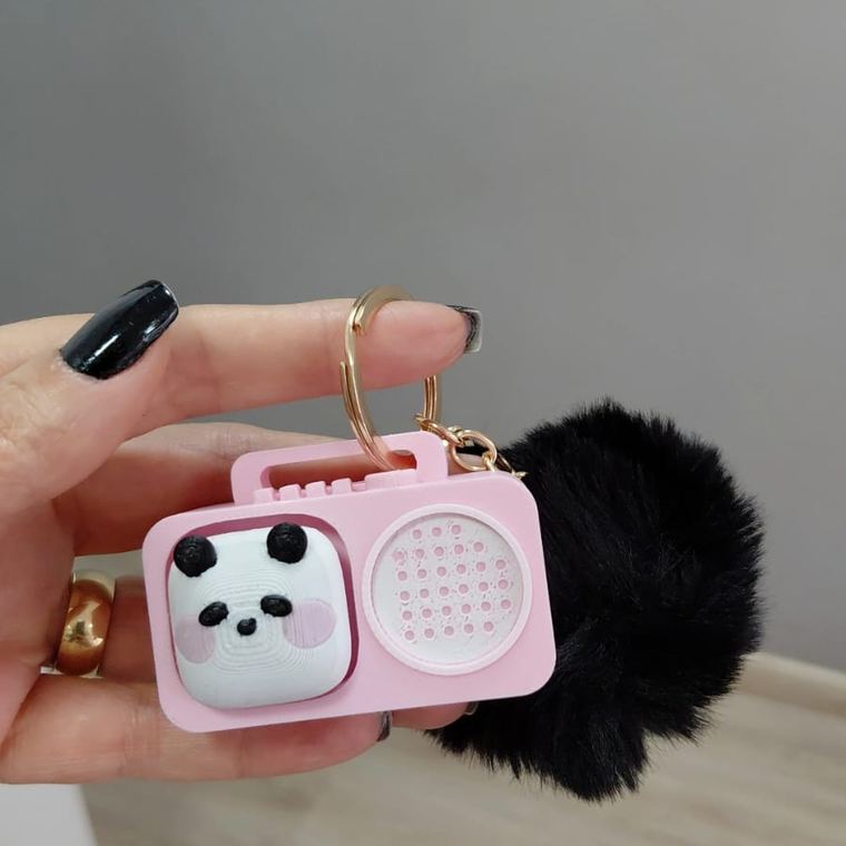 Chaveiro clicker 3D com pompom