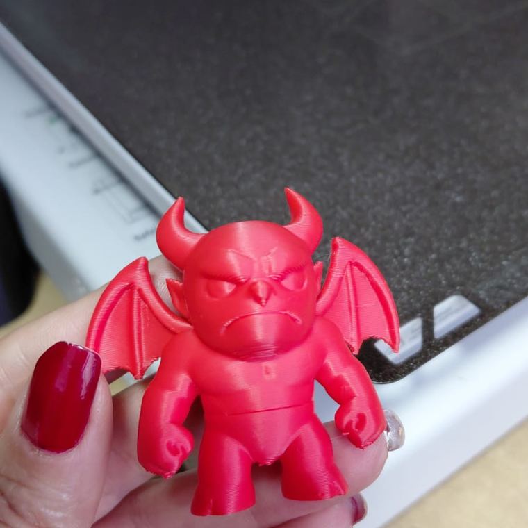 Dragão vermelho impresso em 3D