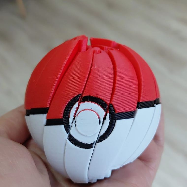 Cápsula 3D estilo pokébola